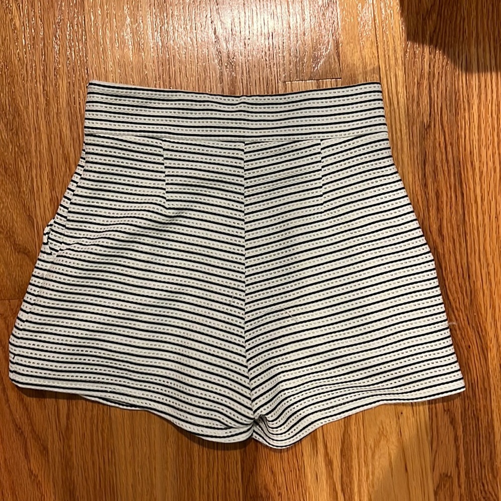 Dress shorts black & white